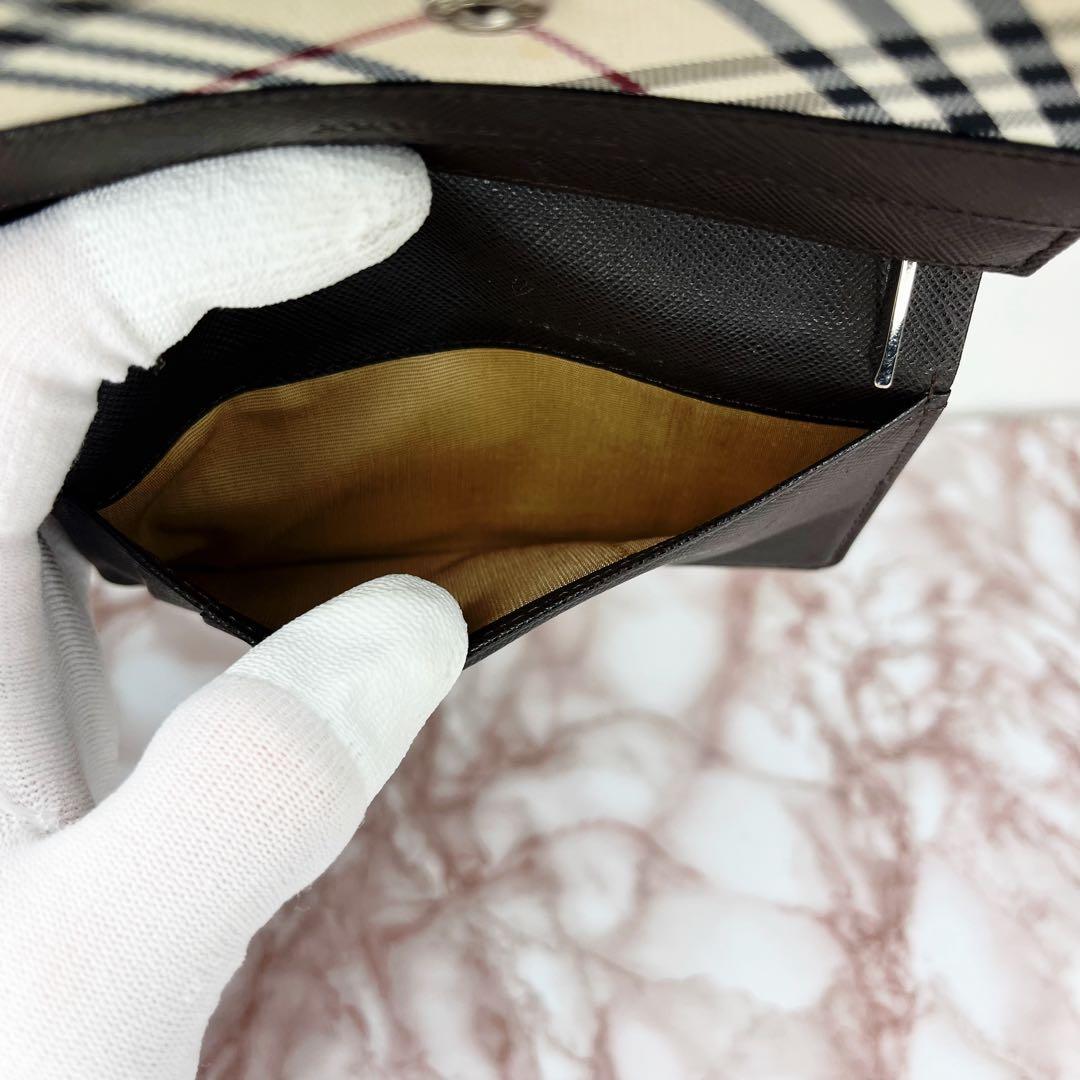 【極美品】BURBERRY チェック柄 二つ折り財布　折り財布60
