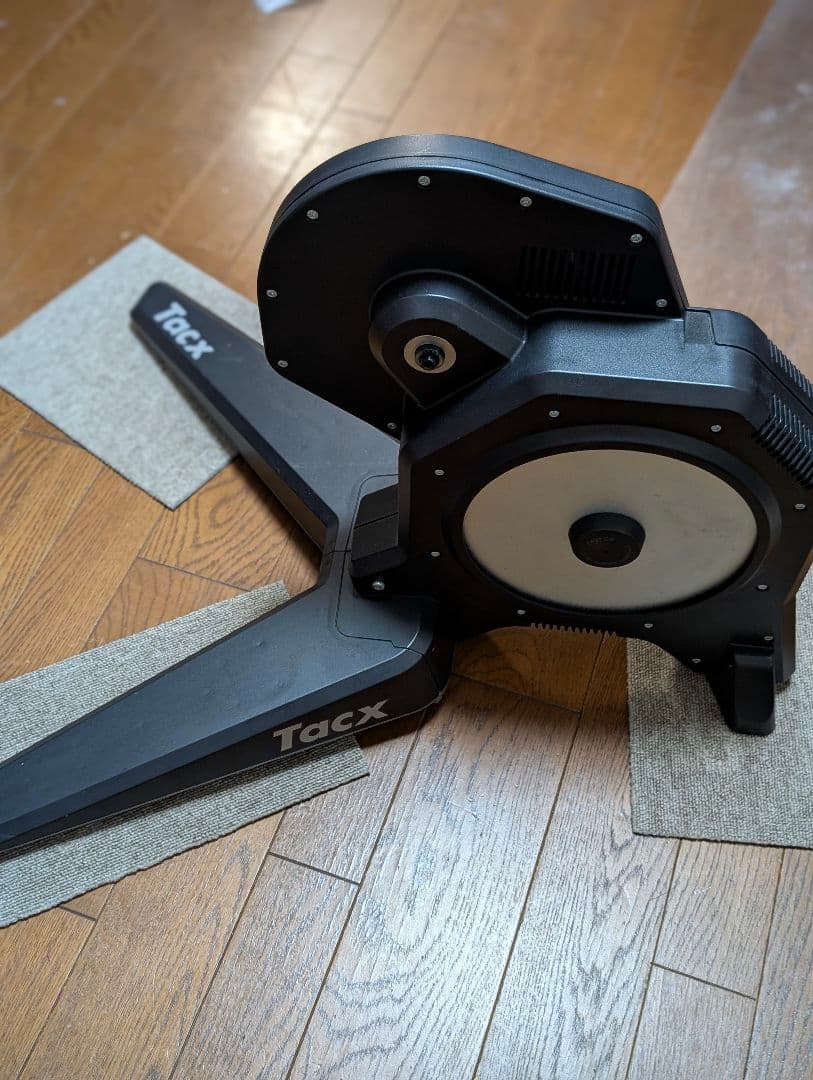 Tacx Flux S スマートトレーナー