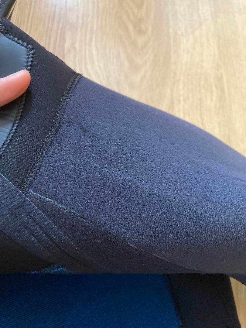 新品未使用タグ付き　オニール　セミドライ5/4mm レディースM相当