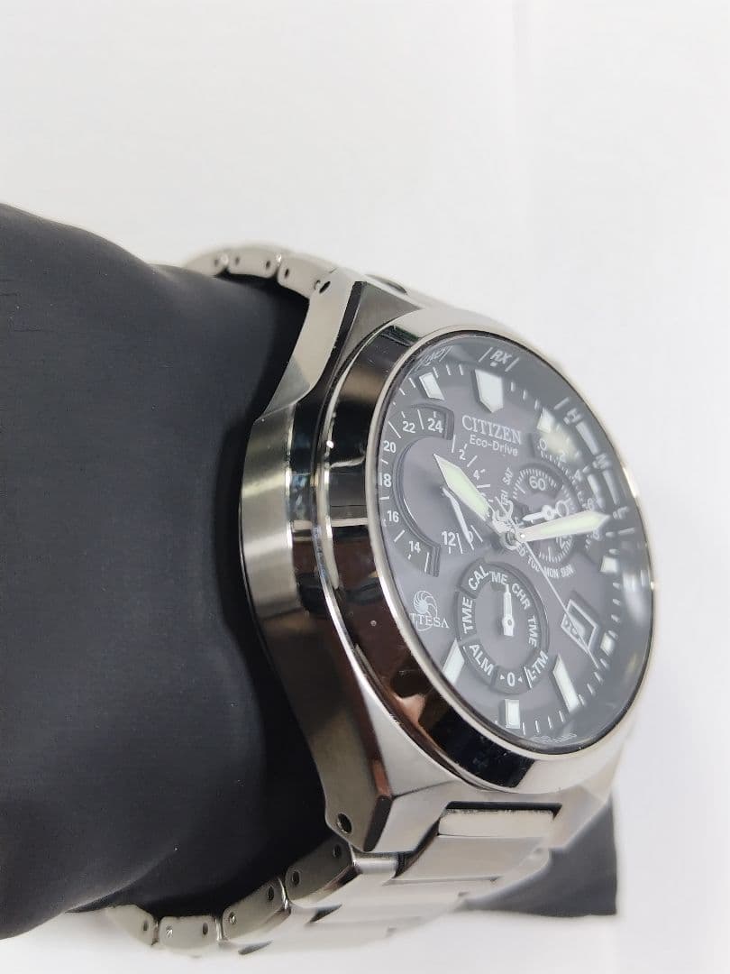 シチズン　アテッサ　エコドライブ　軽量チタン製 電波時計