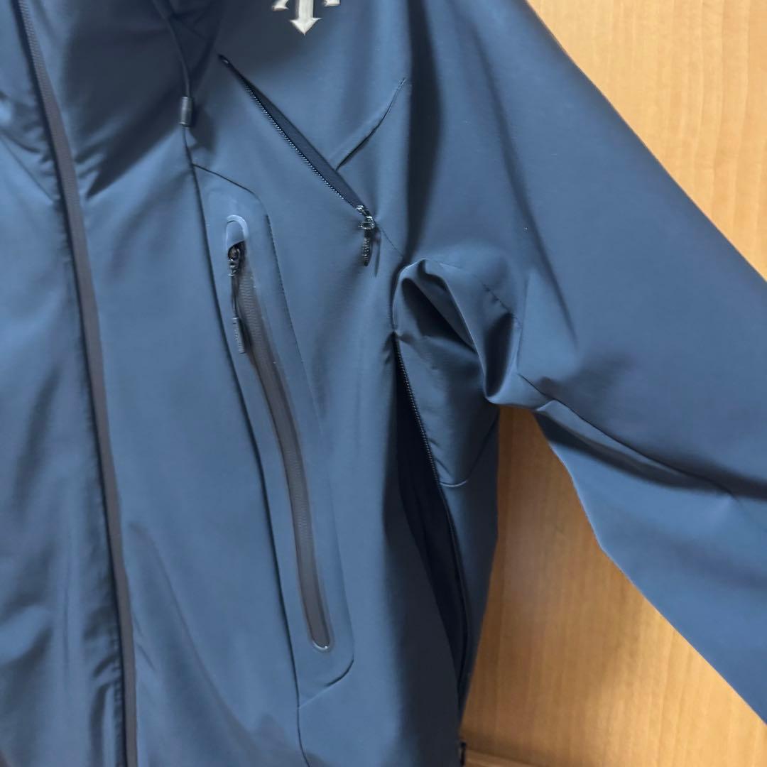 美品 DESCENTE デサント 3D インサレーター ジャケット Mサイズ