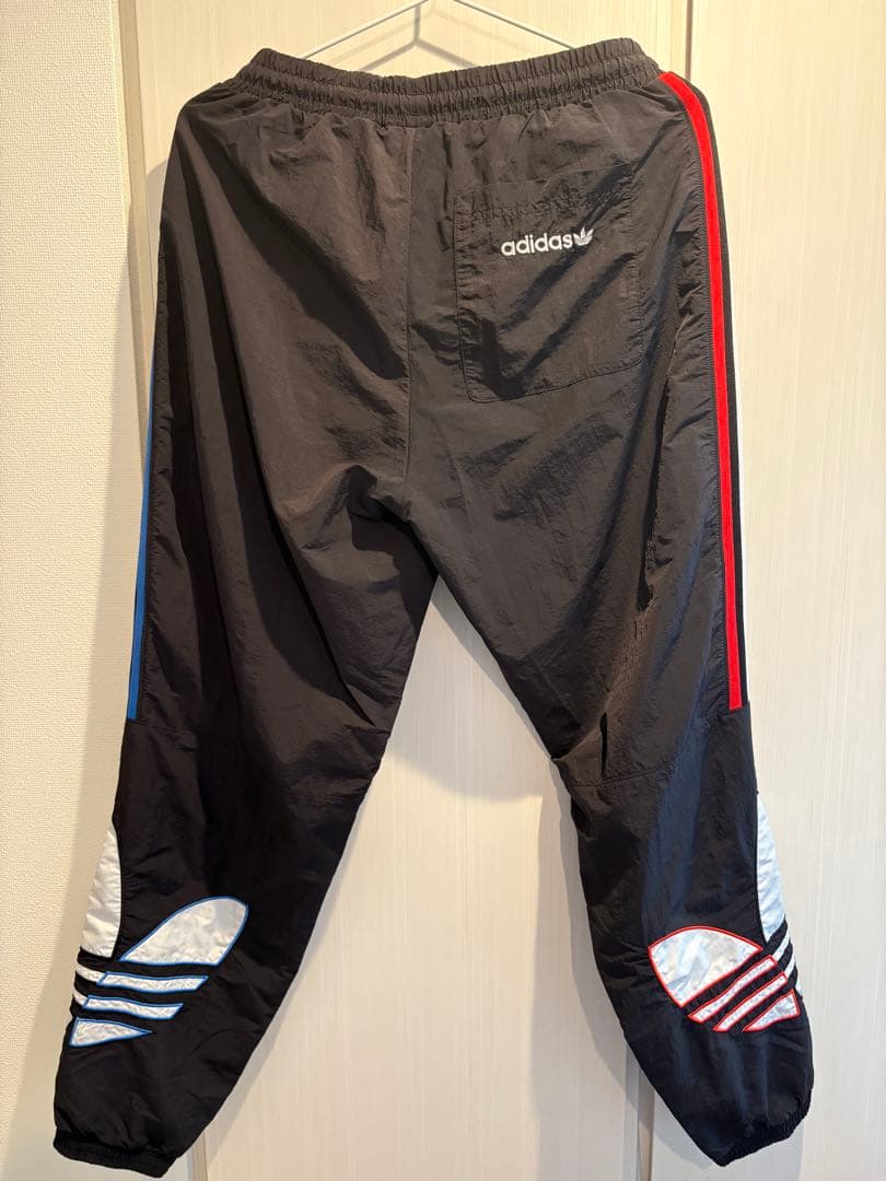 目黒蓮着用アディダス ナイロントラックジャケット セットアップ