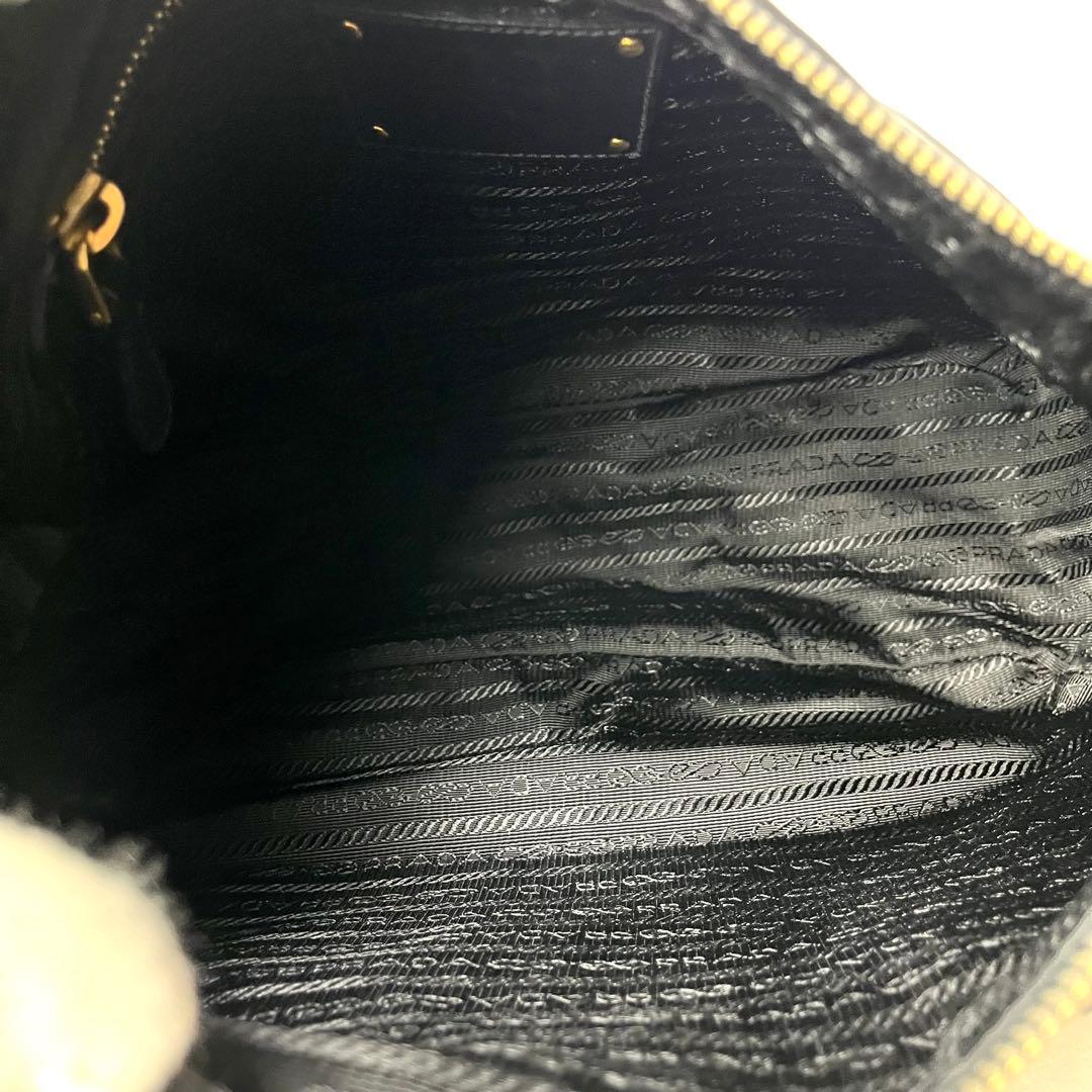 入手困難/極美品✨プラダ ショルダーバッグ ゴールドロゴ ナイロン サフィアーノ