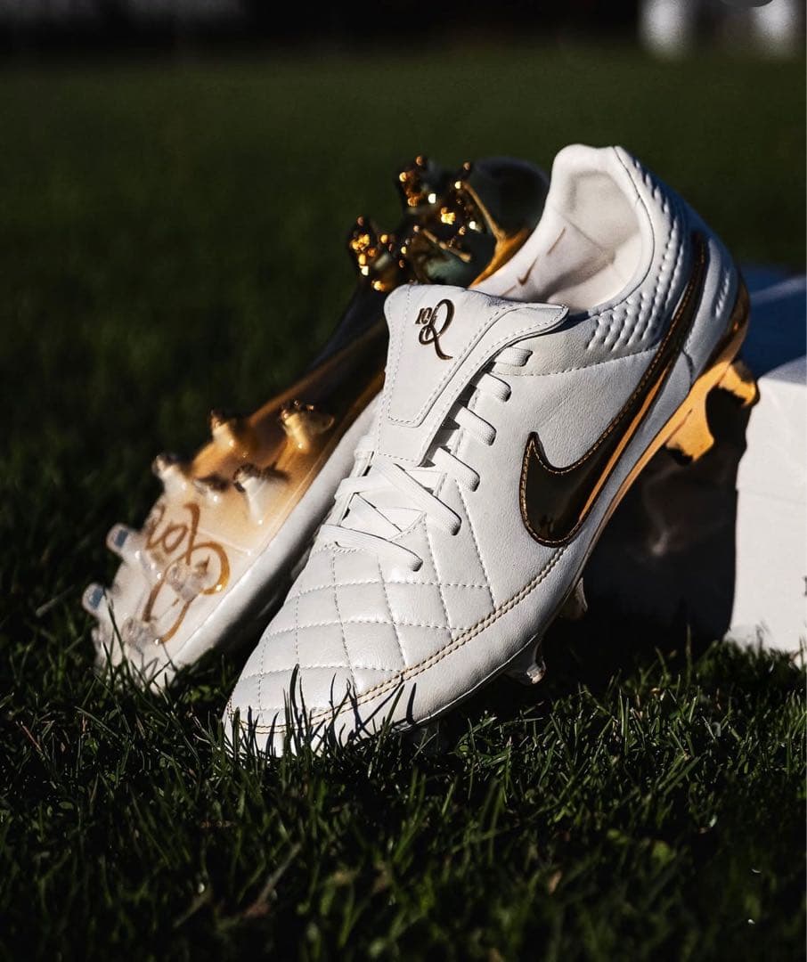 Ronaldinho × Nike Tiempo Legend FG Touch