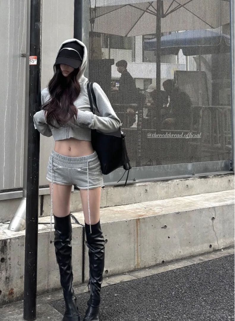 THEREDTHREAD グレー スウェットショートパンツ