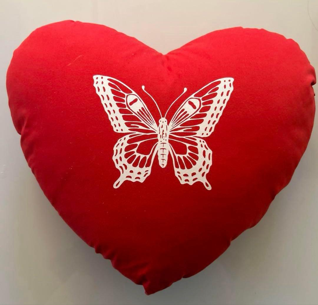 girls dont cry 正規品　ハートクッション