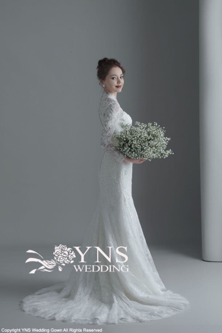 レースが綺麗ハイネック　長袖ウェディングドレス