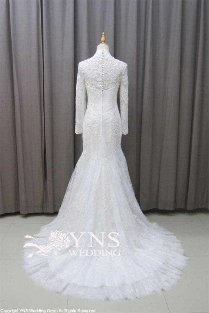 レースが綺麗ハイネック　長袖ウェディングドレス