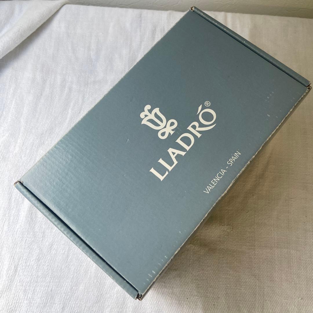 LIADRO リアドロ 犬と紙飛行機 可愛いパイロット Lladró 犬の置物