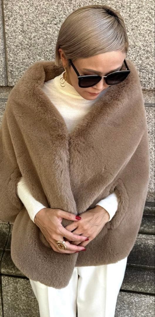 JENNY リッチボリュームファーケープ　ベージュ　ポンチョ　新品未使用