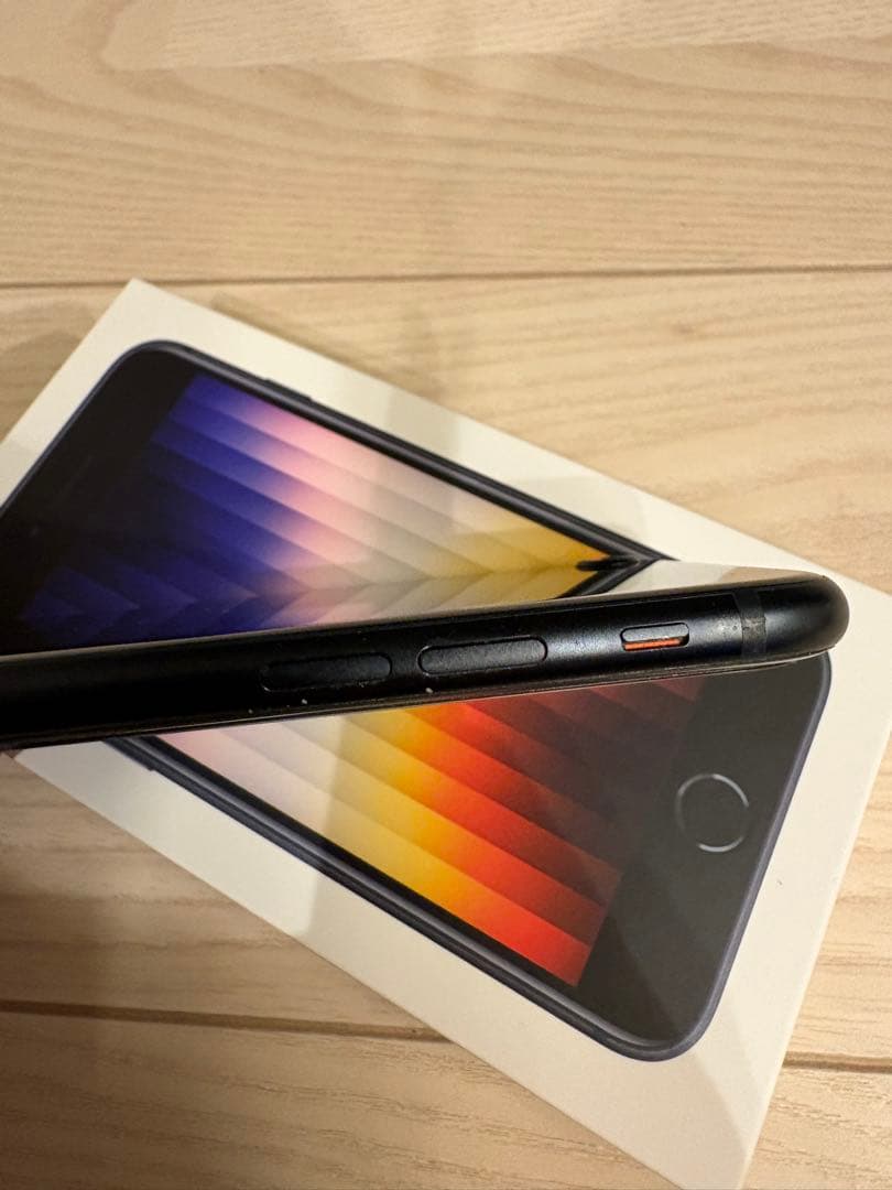 iPhone SE 3 ブラック(新品純正ケーブル・ケース・フィルム付)