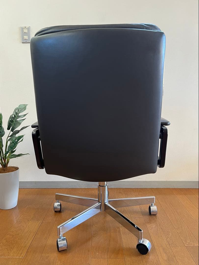 Mobilia モビリア 本革張り ヴィンテージ エグゼクティブチェア　希少