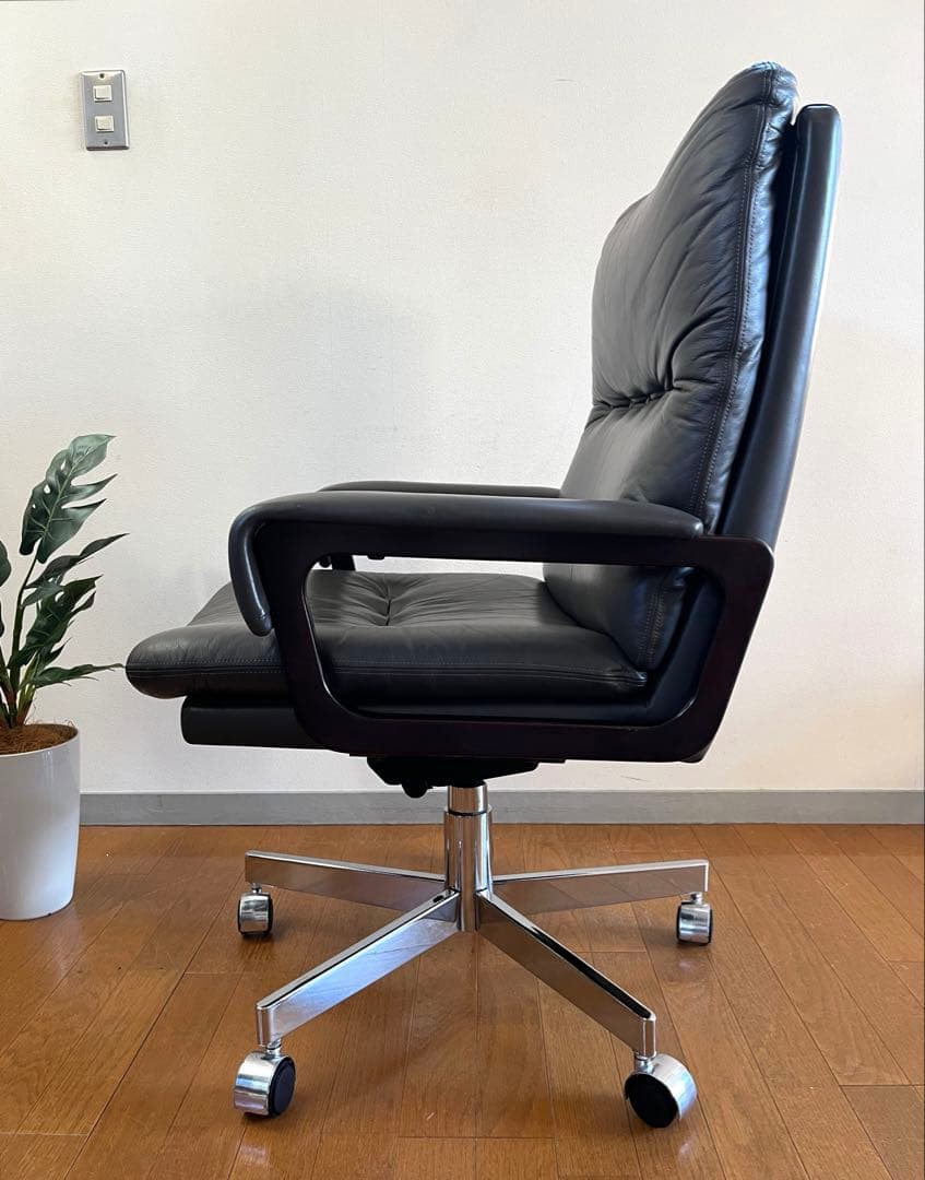 Mobilia モビリア 本革張り ヴィンテージ エグゼクティブチェア　希少