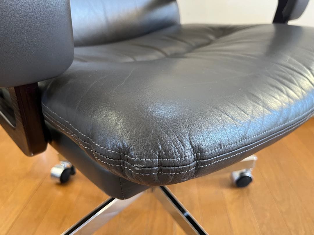 Mobilia モビリア 本革張り ヴィンテージ エグゼクティブチェア　希少