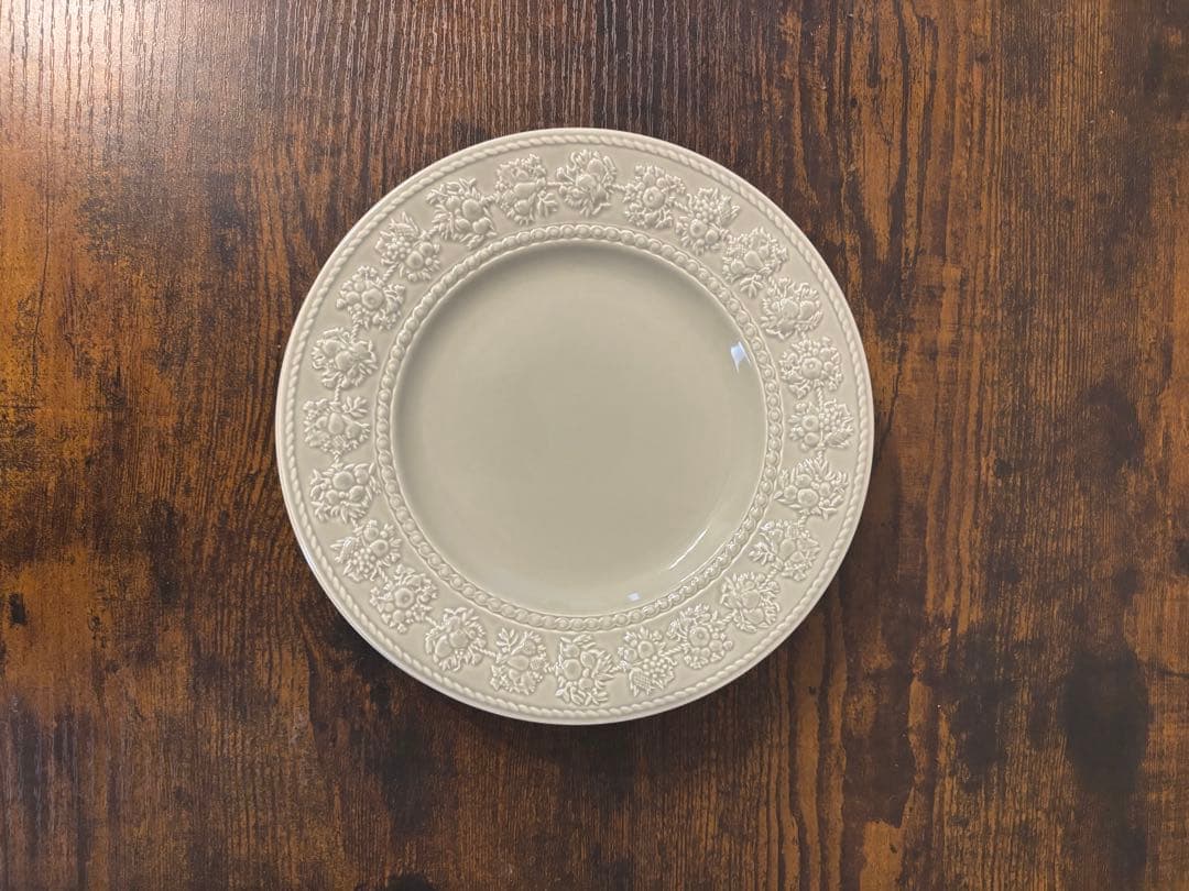 ウェッジウッド( ) フェスティビティ　大小皿・カップ4脚セット