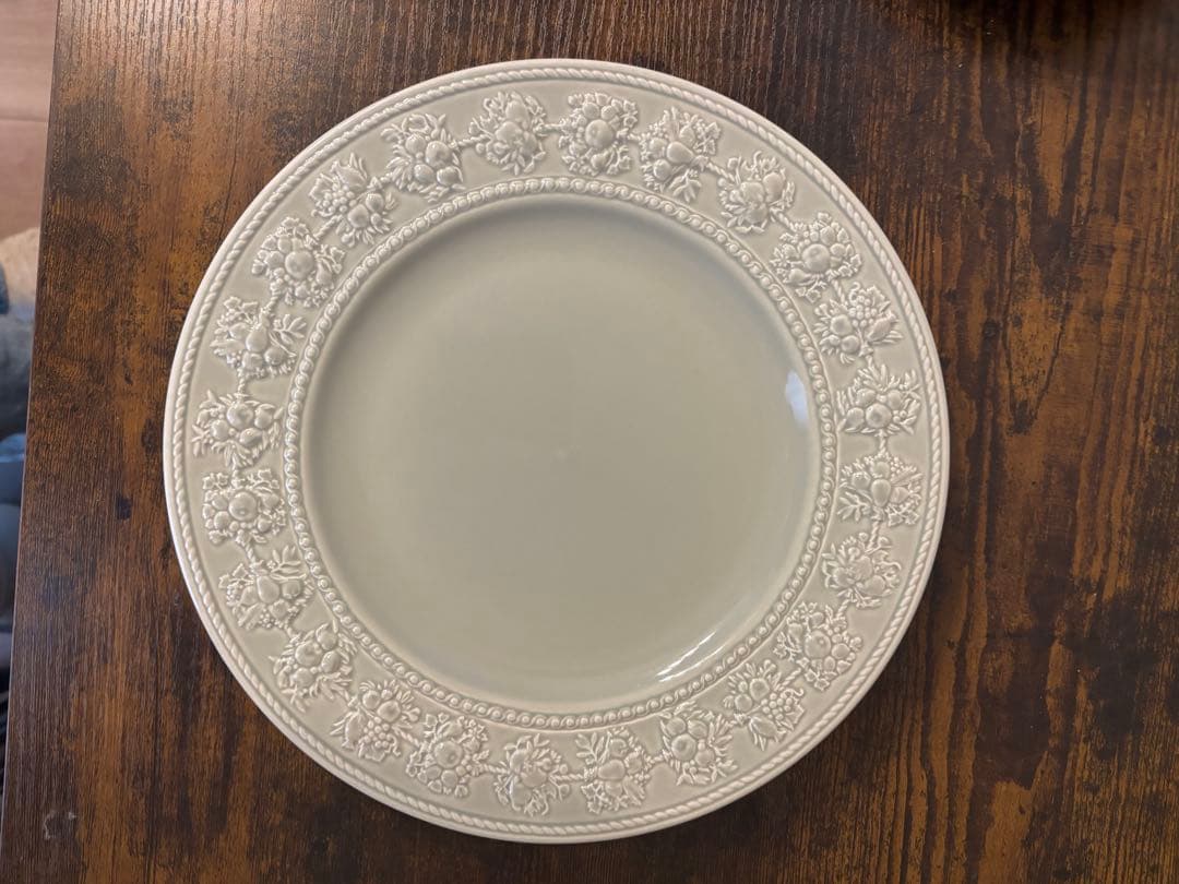 ウェッジウッド( ) フェスティビティ　大小皿・カップ4脚セット