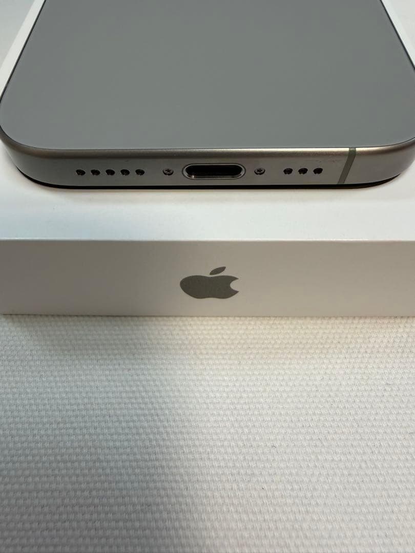 iPhone 15 Pro ブラックチタニウム 512GB SIMフリー