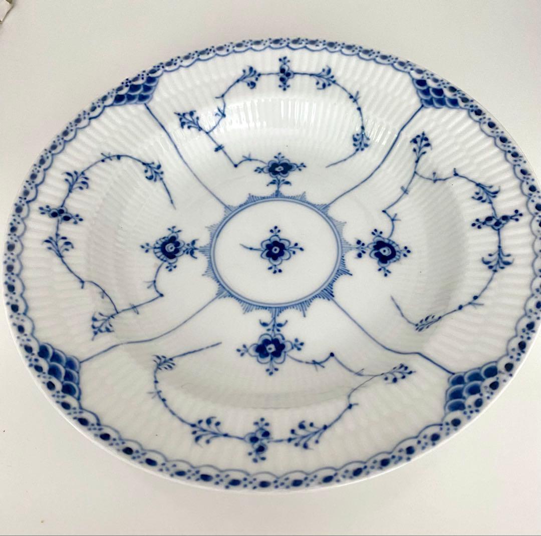 ロイヤルコペンハーゲンブルーフルテッドハーフレース25cm深皿