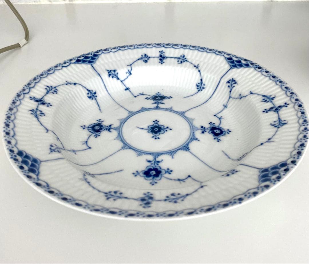 ロイヤルコペンハーゲンブルーフルテッドハーフレース25cm深皿