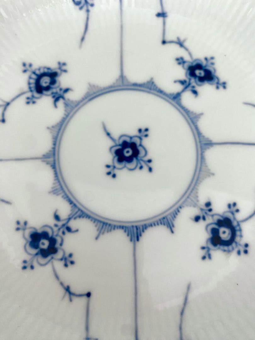 ロイヤルコペンハーゲンブルーフルテッドハーフレース25cm深皿