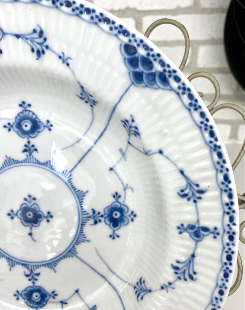 ロイヤルコペンハーゲンブルーフルテッドハーフレース25cm深皿