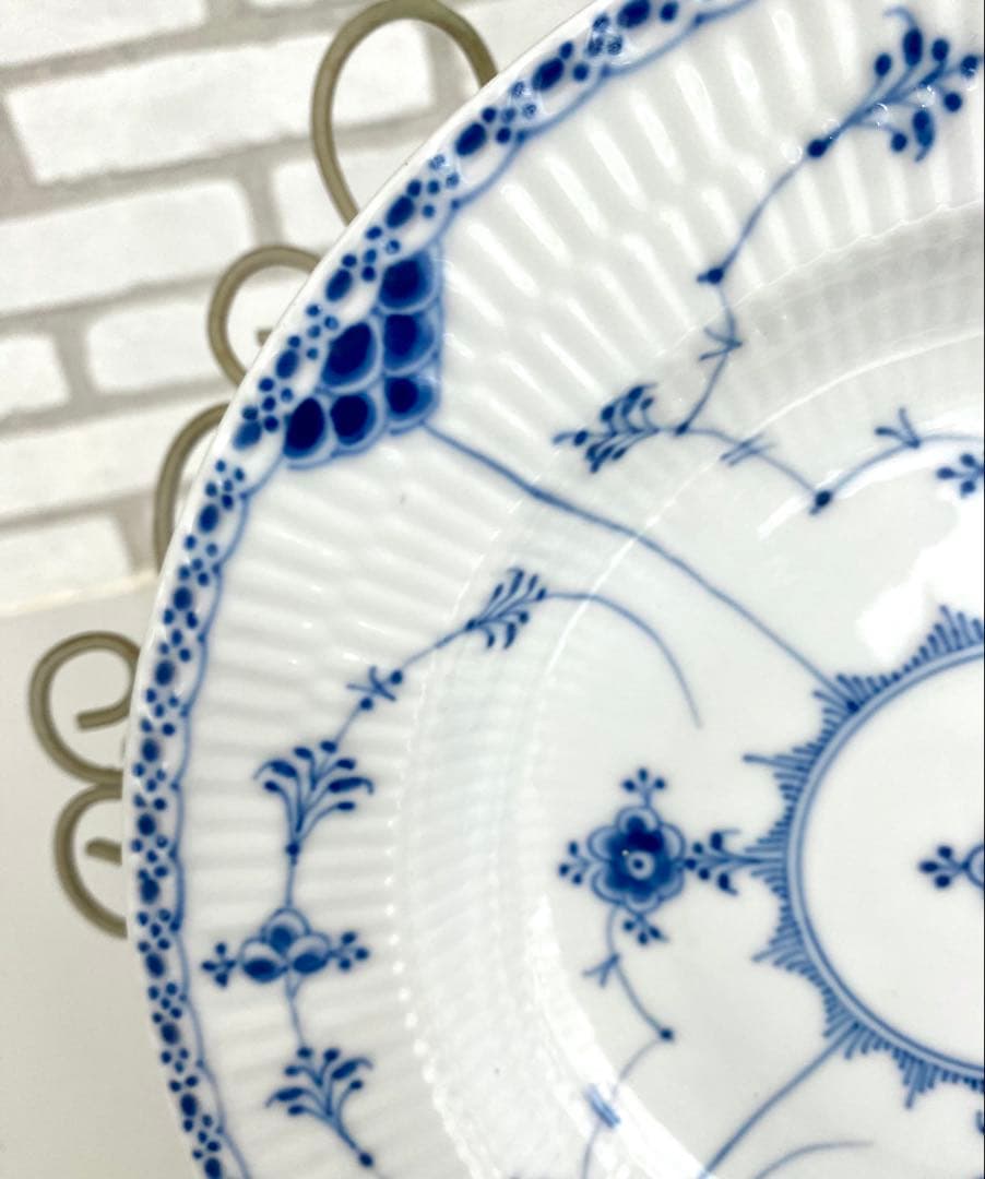 ロイヤルコペンハーゲンブルーフルテッドハーフレース25cm深皿