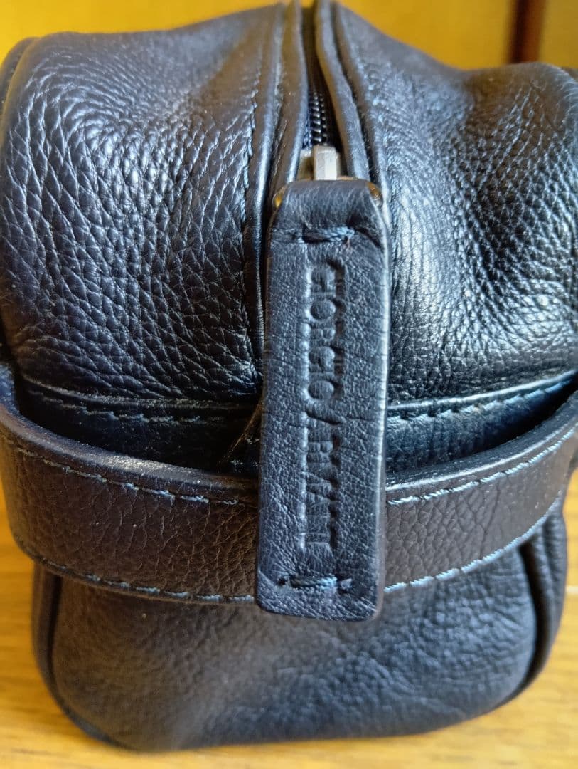 う*♪様 ジョルジオアルマーニ GAエンボスロゴ レザーポーチ セカンドバッグ