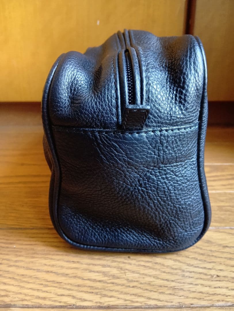 う*♪様 ジョルジオアルマーニ GAエンボスロゴ レザーポーチ セカンドバッグ