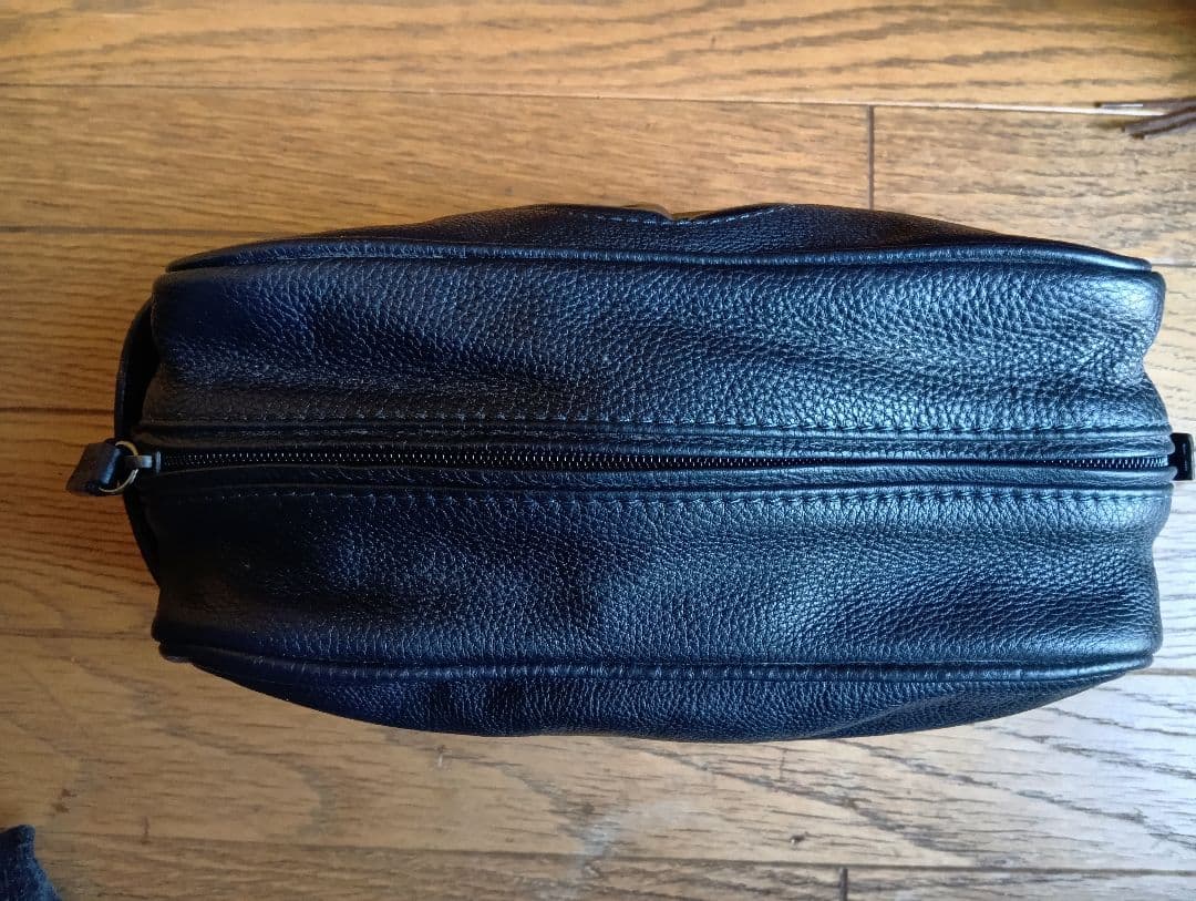 う*♪様 ジョルジオアルマーニ GAエンボスロゴ レザーポーチ セカンドバッグ