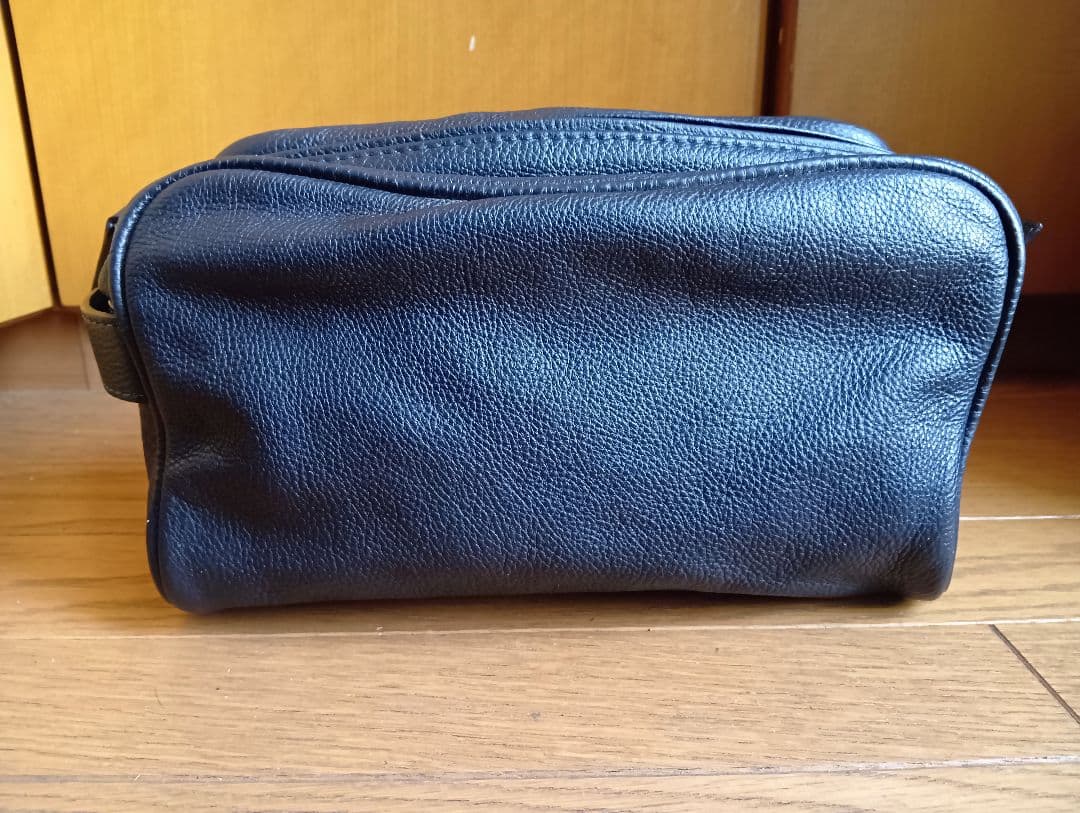 う*♪様 ジョルジオアルマーニ GAエンボスロゴ レザーポーチ セカンドバッグ