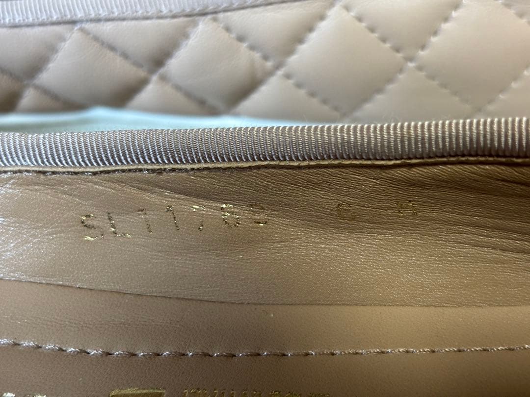 FERRAGAMO ベージュ フラットシューズ