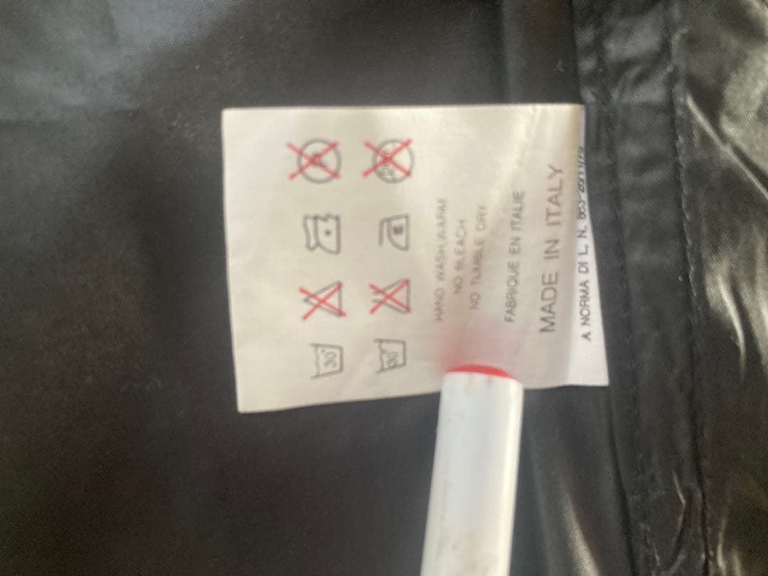 24時間以内発送　プラダスポーツ　ナイロンベスト　アーカイブ　ラバータグ　黒