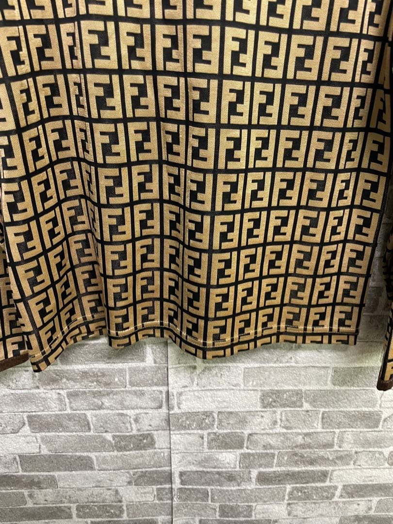 美品　FENDI FFロゴ 長袖トップス　総柄　ロゴ