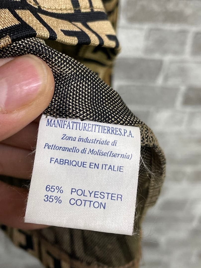 美品　FENDI FFロゴ 長袖トップス　総柄　ロゴ