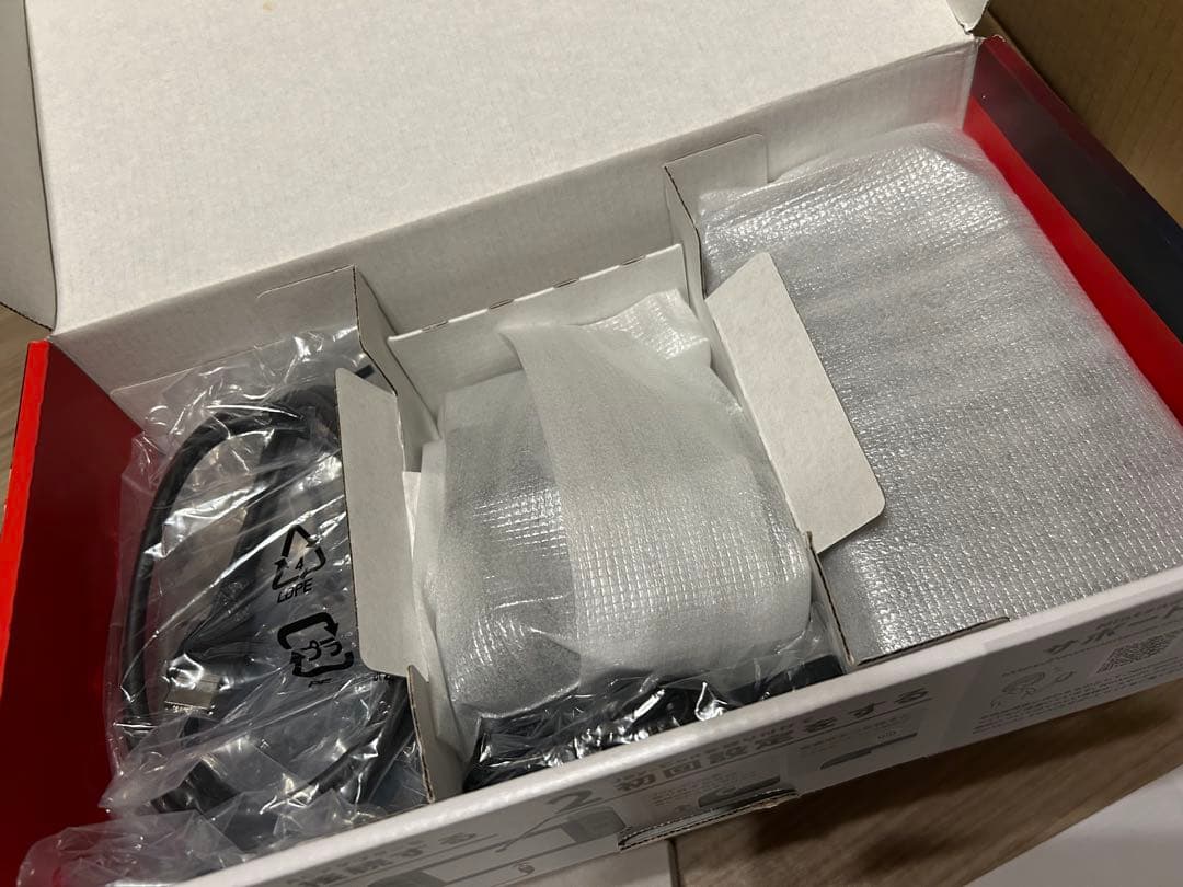 Nintendo Switch本体(バッテリー強化版・付属品付き・SD付き)