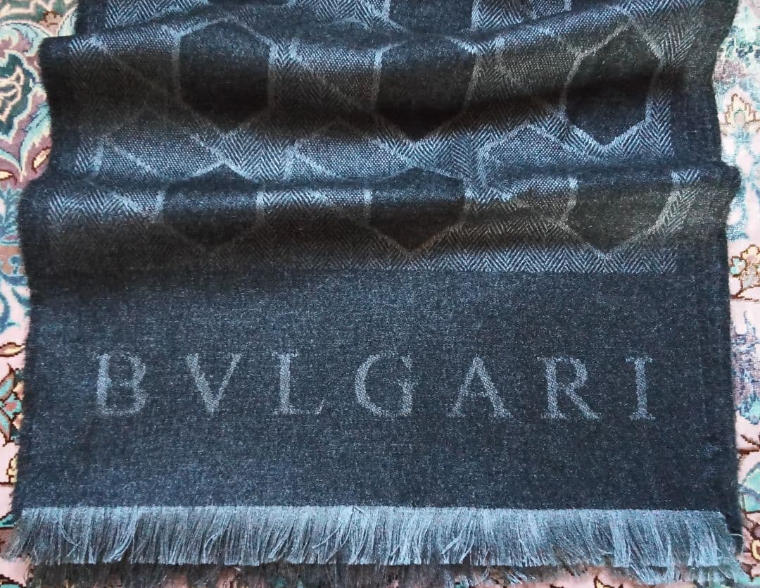 ブルガリBVLGARI　マフラーストール　カシミヤシルク　ロゴ