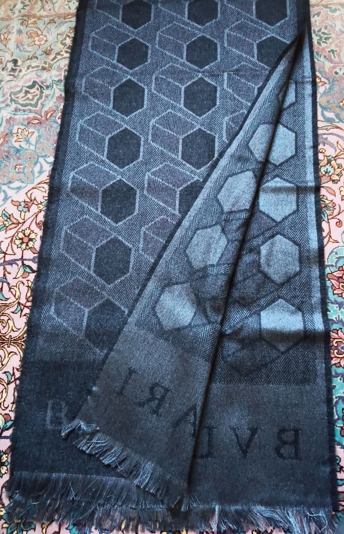 ブルガリBVLGARI　マフラーストール　カシミヤシルク　ロゴ