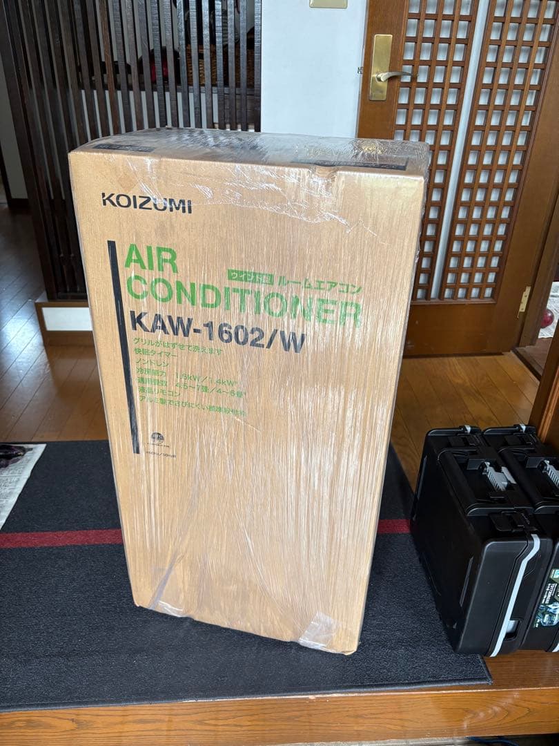 美品　使用短期間　コイズミ窓枠取り付けエアコン　KAW-1602/W