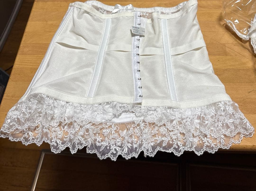 【ぼたん】セモアブライダルインナーホワイトコルセット E75