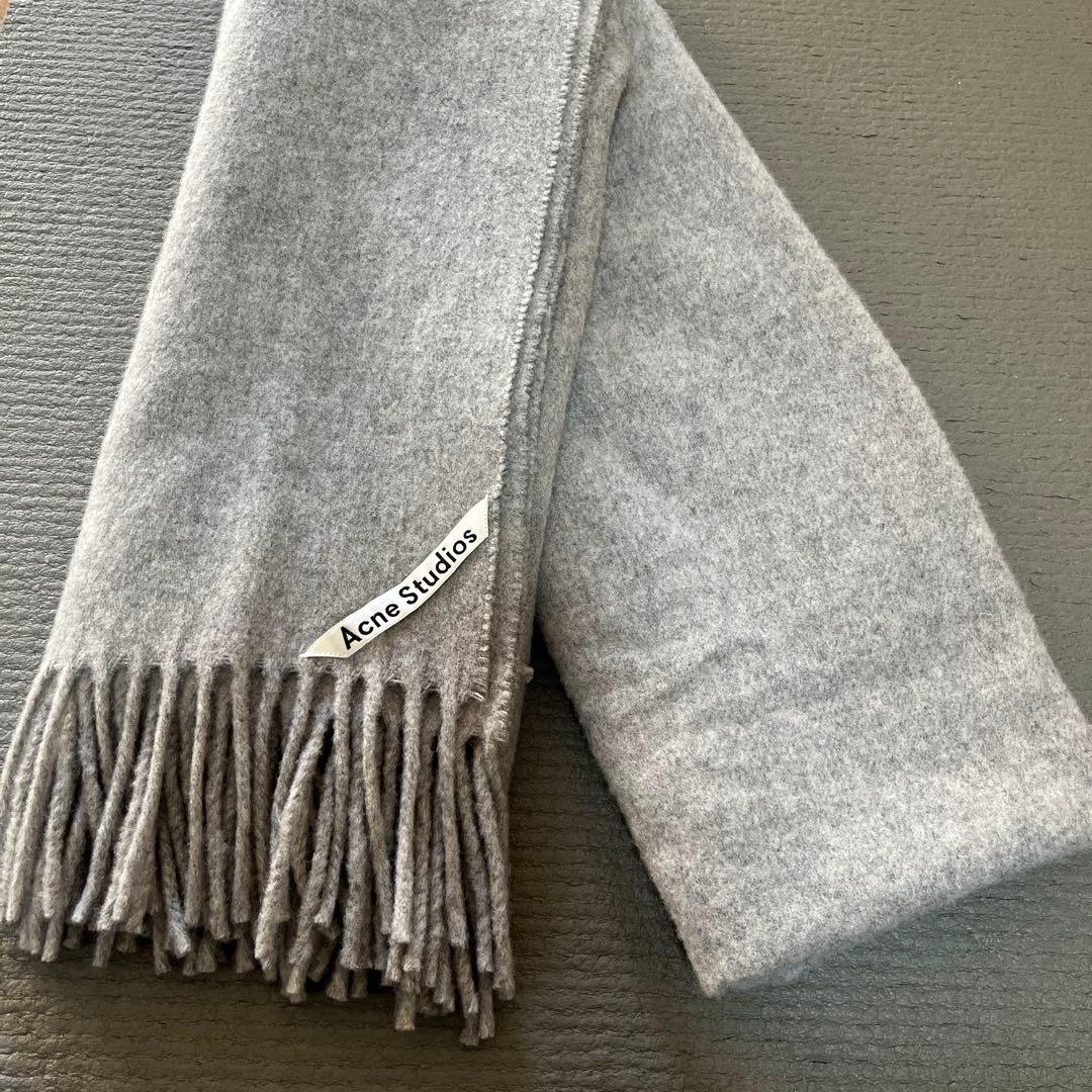 Acne Studios グレー マフラー フリンジ