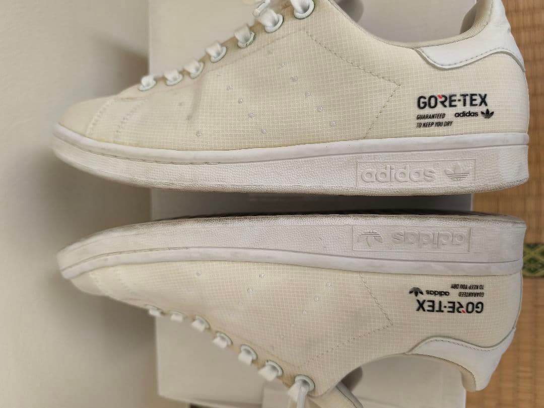 アディダス　スタンスミスゴアテックス