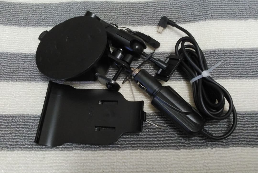 ユピテル　YPB-７３４（2018年地図）７インチナビ