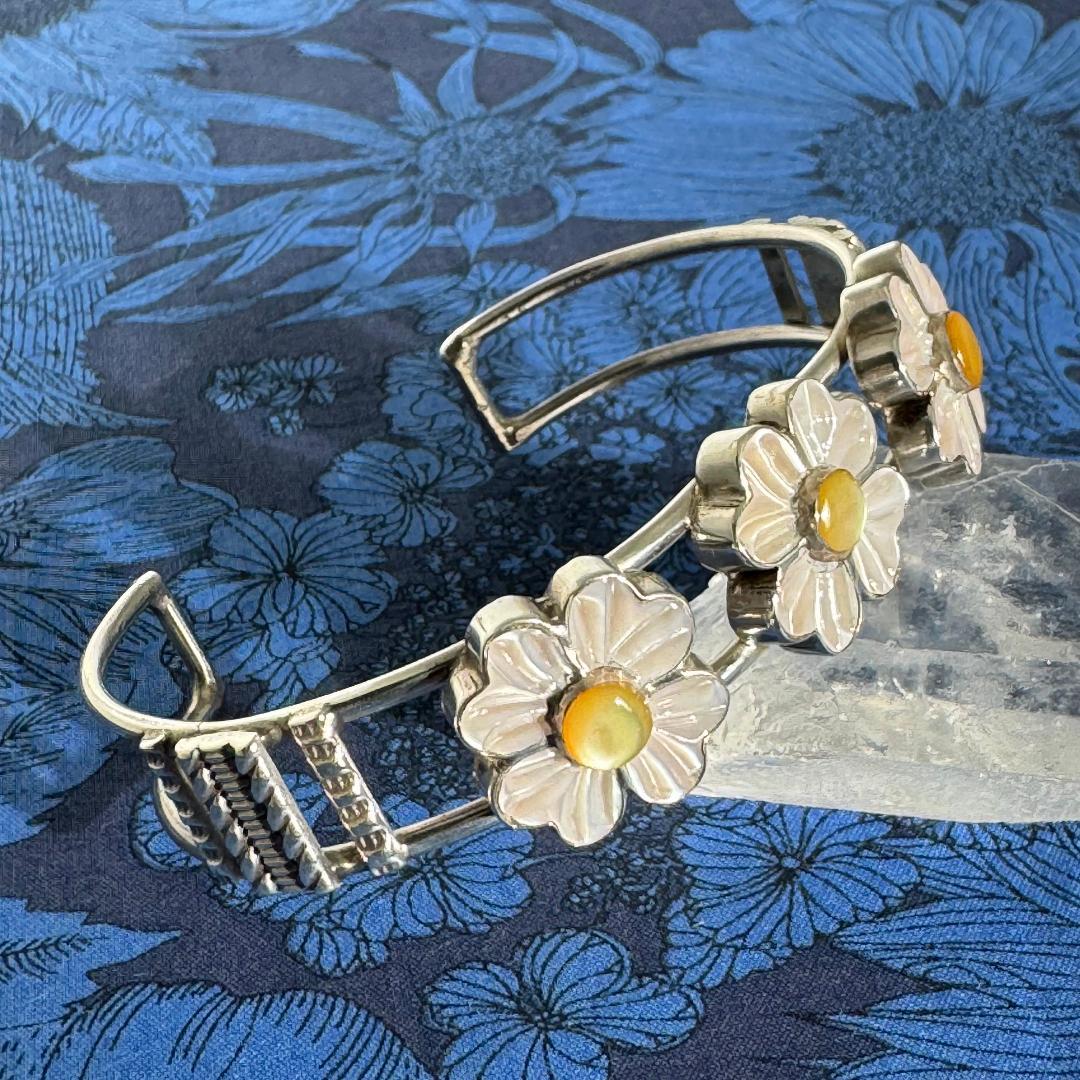 1990s　ヴィンテージ　シェル　フラワー　ブレスレット　インディアンジュエリー