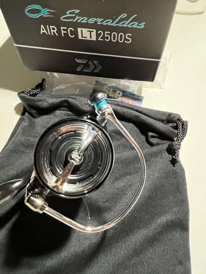 美品　ダイワ　21エメラルダスエア　FCLT2500S