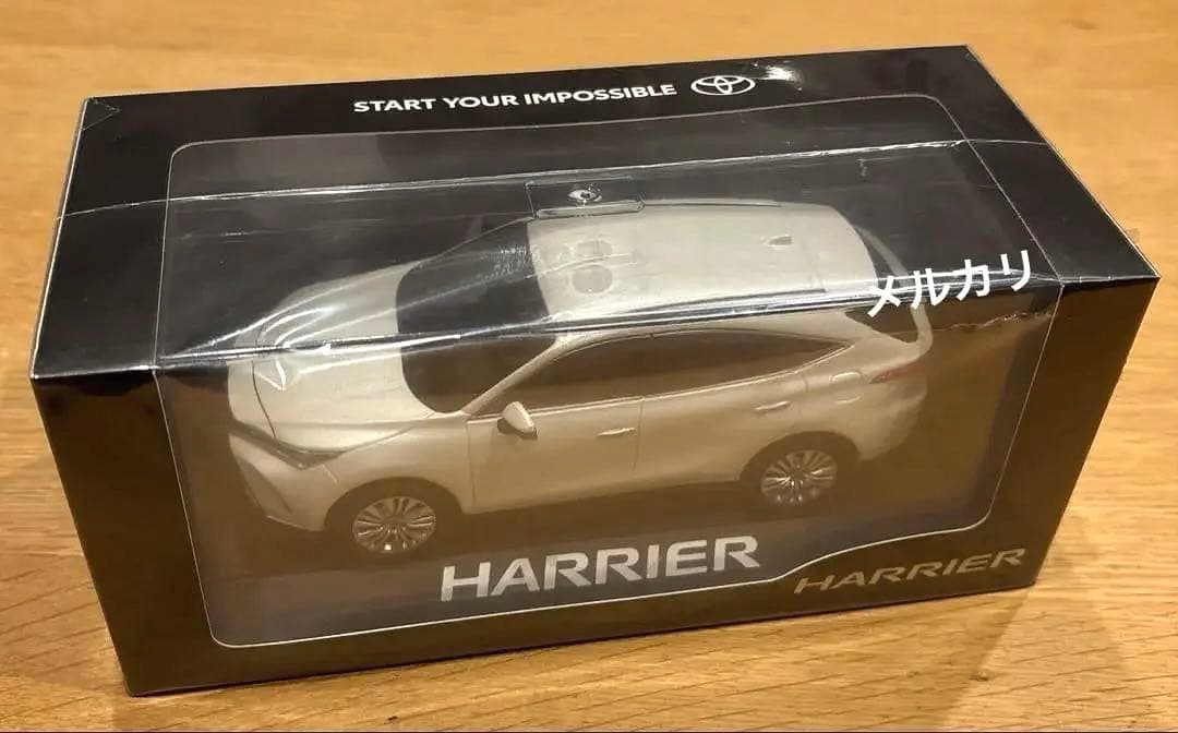 新品未使用　カラーサンプル　トヨタ　ハリアー　ホワイトパールクリスタルシャイン