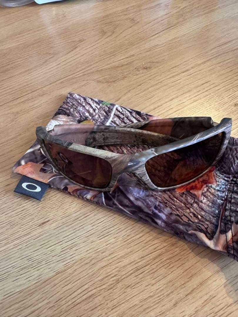 Oakley カモフラージュ サングラス