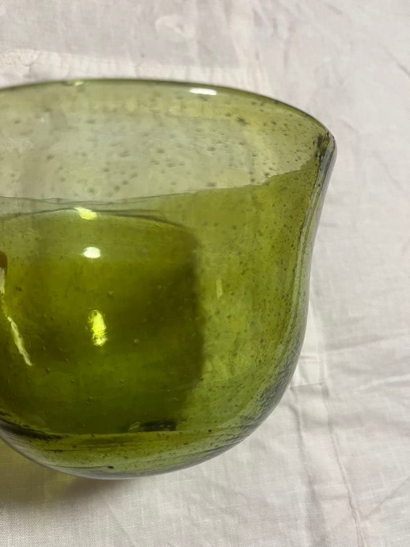 横山秀樹　緑色 ガラス製 ボウル 直径17cm