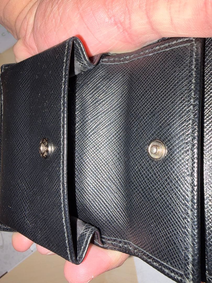 【美品】プラダ 二つ折り財布 サフィアーノ