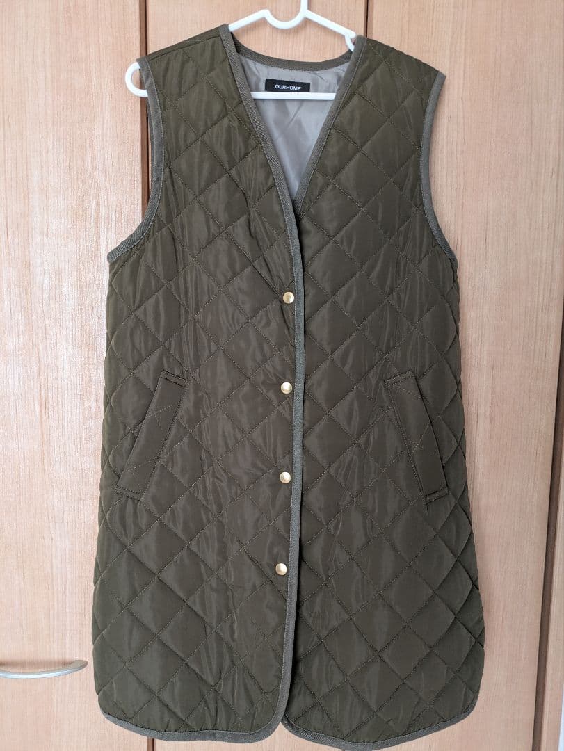 OUR ロング丈キルティングベスト【オリーブ】