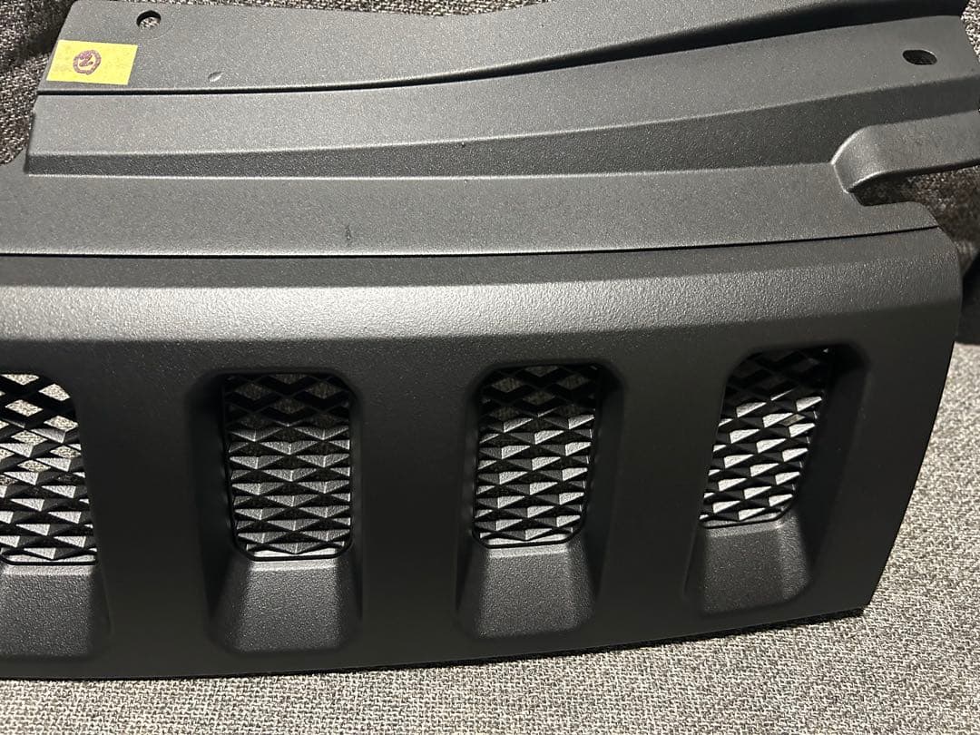 ②デリカＤ５‼️フロントグリル　送料込み‼️ラバーチッピング塗装